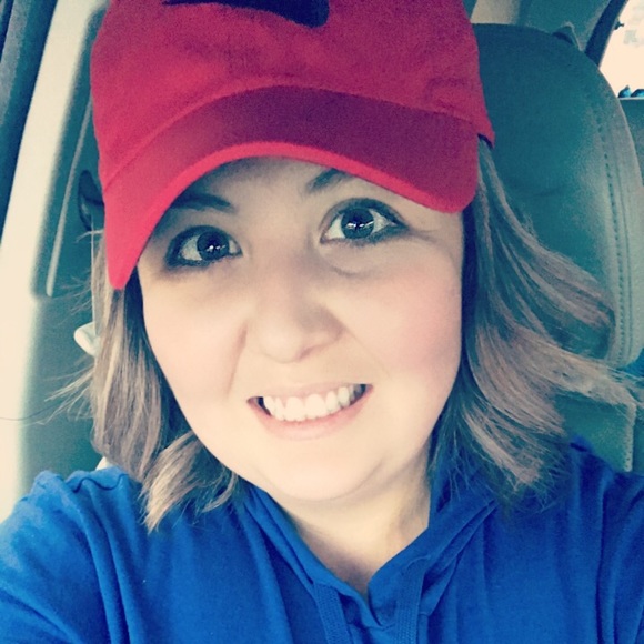 Meet your Posher, Mari - Picture 2 of 4